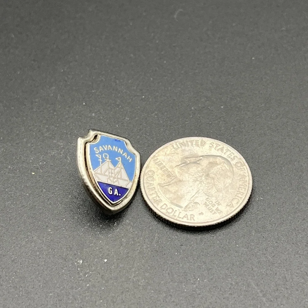 Savannah Georgia Ships‎ Boats United States Of America Lapel Hat Pin